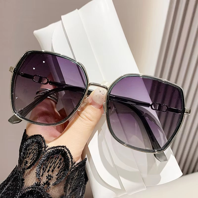 Eyewear New Sunglasses Mirror Female UV Protection Large Frame Net Fashionable Bright Edge Advanced Sense Driving Glasses T100