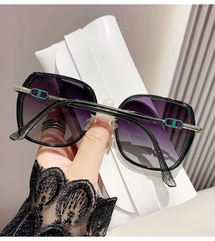 Eyewear New Sunglasses Mirror Female UV Protection Large Frame Net Fashionable Bright Edge Advanced Sense Driving Glasses T100
