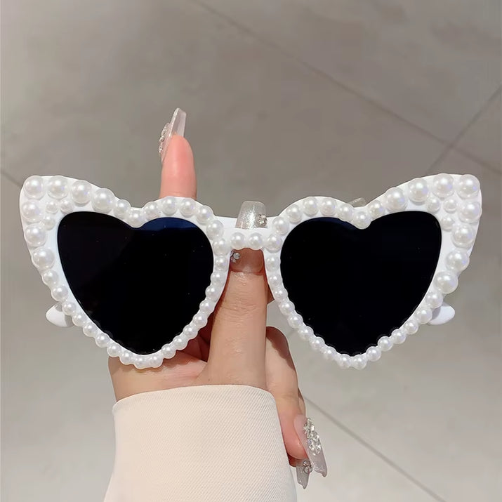 2025 Fashion Large Frame Heart Designer Sunglasses Pearl-Set Personality Beach Just Married Sunglasses Bridesmaid Gift UV400