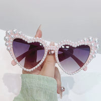 2025 Fashion Large Frame Heart Designer Sunglasses Pearl-Set Personality Beach Just Married Sunglasses Bridesmaid Gift UV400