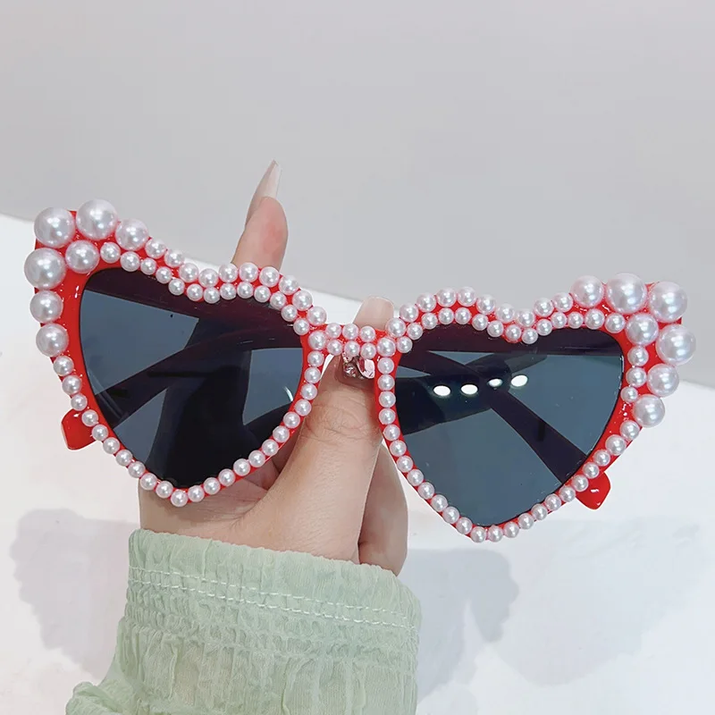 2025 Fashion Large Frame Heart Designer Sunglasses Pearl-Set Personality Beach Just Married Sunglasses Bridesmaid Gift UV400