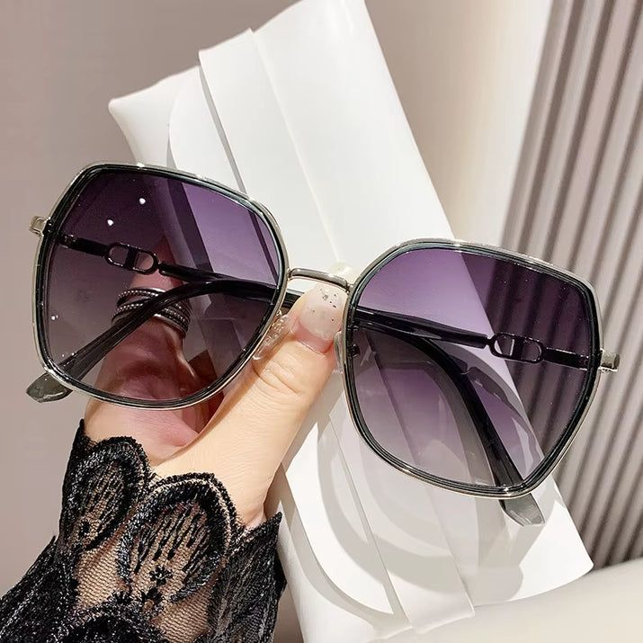 Eyewear New Sunglasses Mirror Female UV Protection Large Frame Net Fashionable Bright Edge Advanced Sense Driving Glasses T100