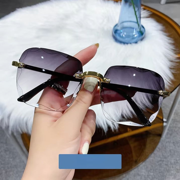 Square Rimless Fashion Sunglasses for Women Men Summer Gradient Sun Shades for Vacation Beach Travel（Not Include Glasses Case）