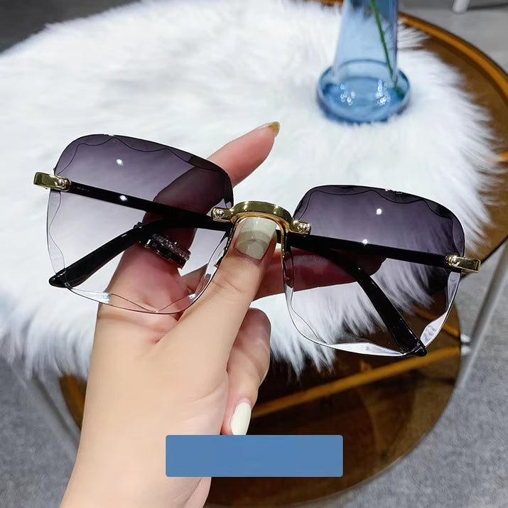 Square Rimless Fashion Sunglasses for Women Men Summer Gradient Sun Shades for Vacation Beach Travel（Not Include Glasses Case）