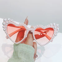 2025 Fashion Large Frame Heart Designer Sunglasses Pearl-Set Personality Beach Just Married Sunglasses Bridesmaid Gift UV400